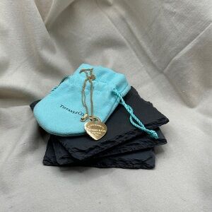 Heart Tag Charm necklace in yellow gold, medium